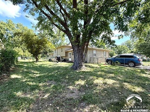 4th image of 2911-2913 Belle Haven Dr