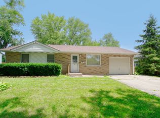 588 Maple Dr, Buffalo Grove, IL 60089