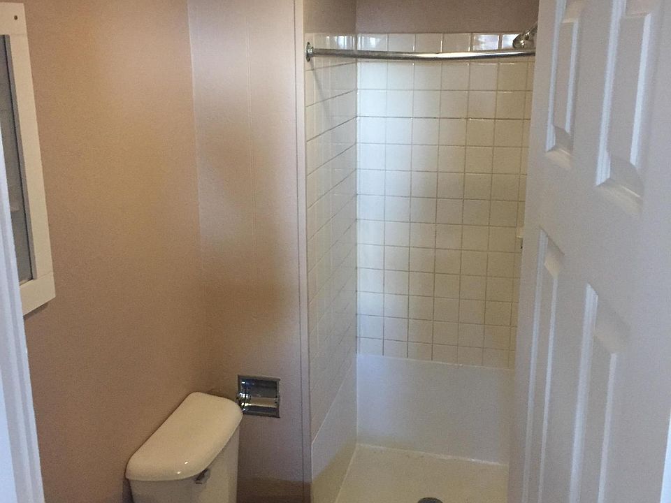 2nd image of 504 Clark St #5