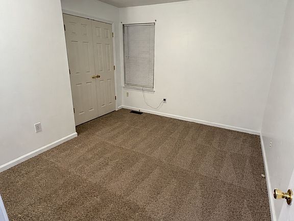 4th image of 398 Madison Dr