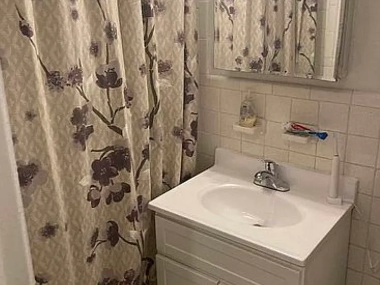 324 E 35th St #1B — Photo 5