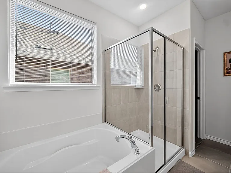 10601 Autumn Leaves Ln — Photo 27