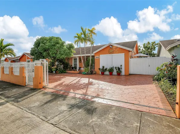 12616 SW 211th St, Miami, FL 33177