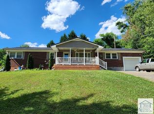 10 Acorn St, Fieldale, VA 24089