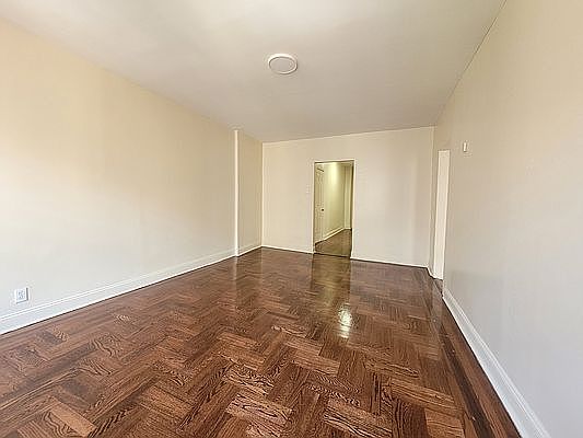 4th image of 314 E 206th St APT 3A
