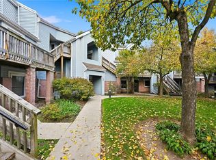 1210 Thorpe Rd #413, Burlington, ON L7S2H1