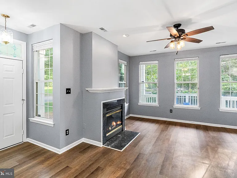 19401 Caravan Dr — Photo 2