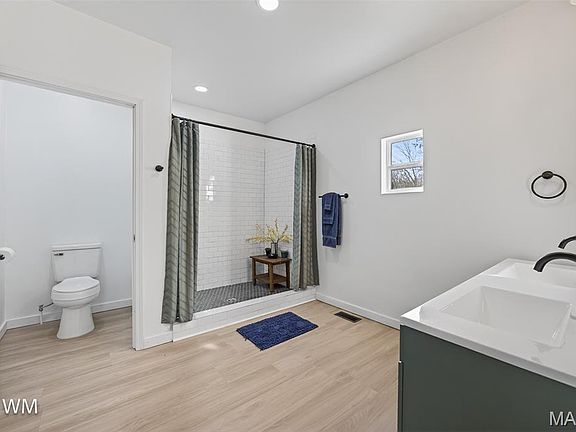 4th image of 16245 Badger Rd