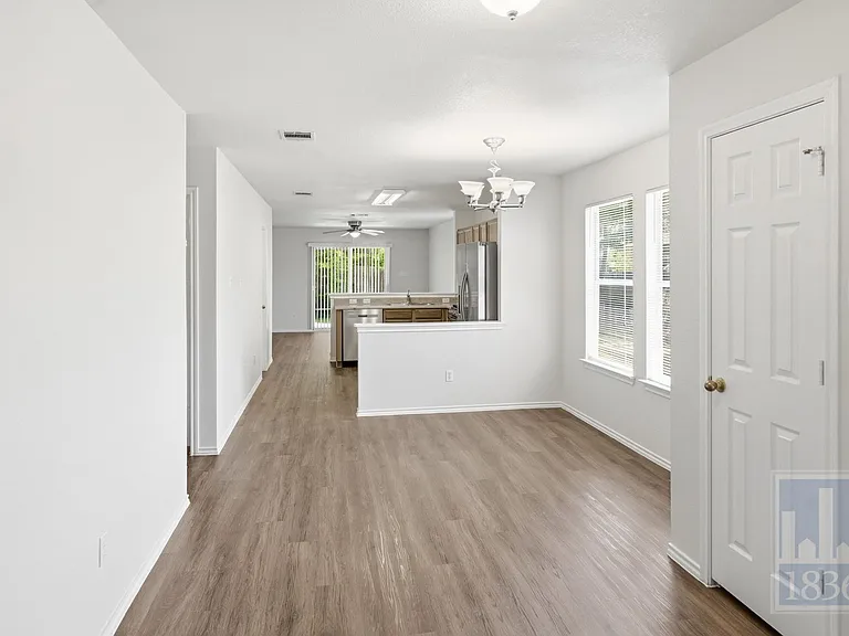 228 Pearl Lake Dr — Photo 4