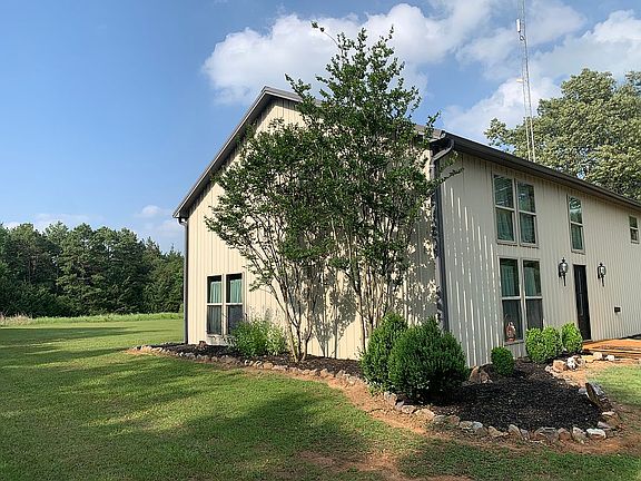 3rd image of 2631 County Road 2400