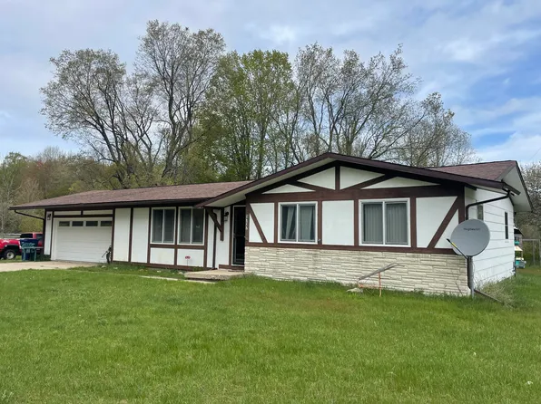 5737 E 34th Rd, Cadillac, MI 49601