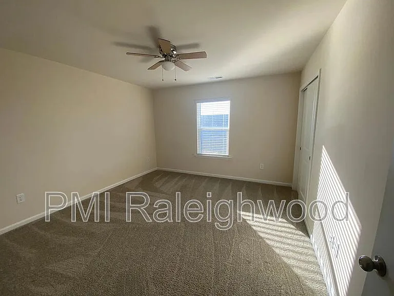 2124 Fox Chapel Pl — Photo 23