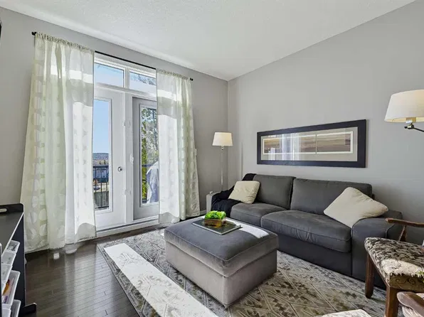 79 N Evansview Gdns NW, Calgary, AB T3P 0L2