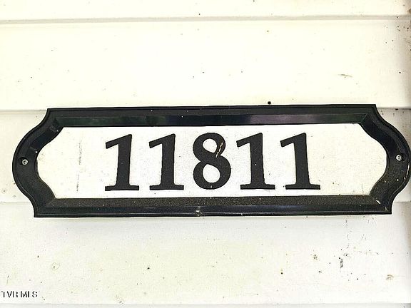 3rd image of 11811 Central St