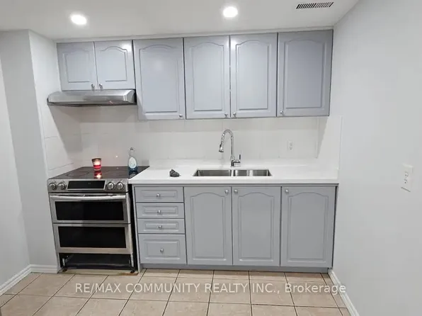 91 Vivians Cres, Brampton, ON L6Y 4V5