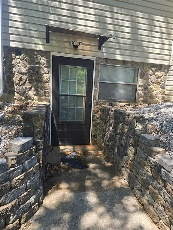 1 bed, 1.0 bath, 1008 sqft, $1,550 — Photo 2