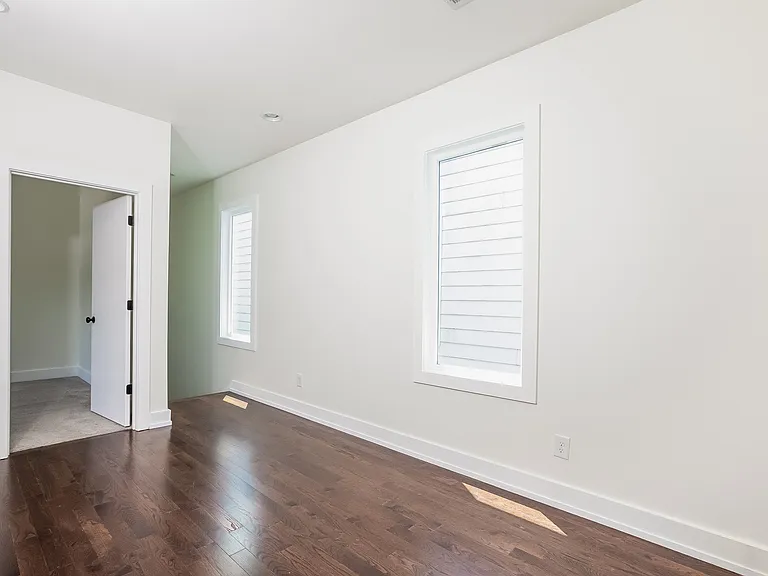 2123B Burns St — Photo 18