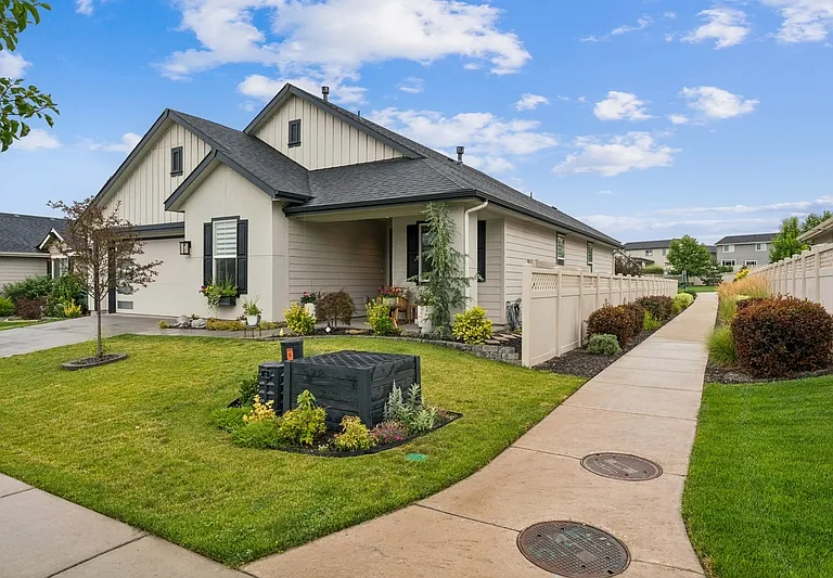 11691 W Quintale Dr — Photo 34
