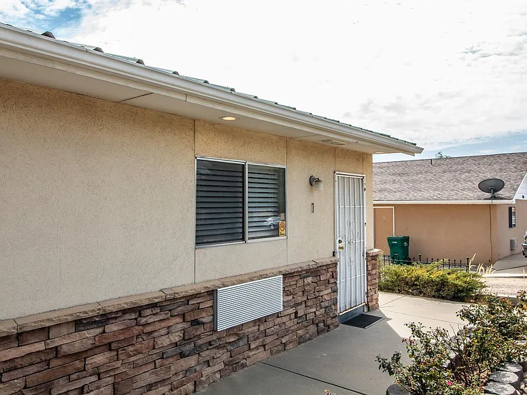 2302 N Tucker Ave — Photo 18
