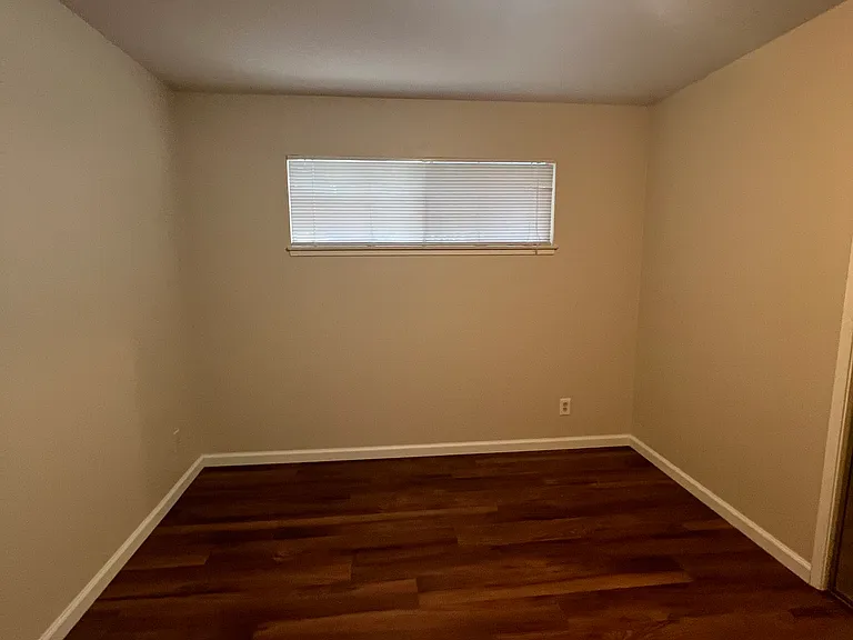 4505 Riverside Blvd #7 — Photo 11