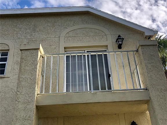 5th image of 1614 SE Green Acres Cir APT O204