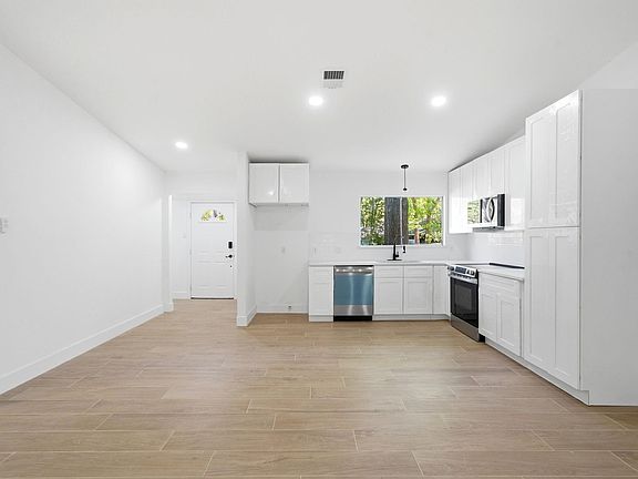 5th image of 1704 N Red Cedar Cir