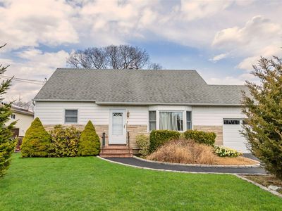 321 Lexington Avenue, West Babylon, NY, 11704