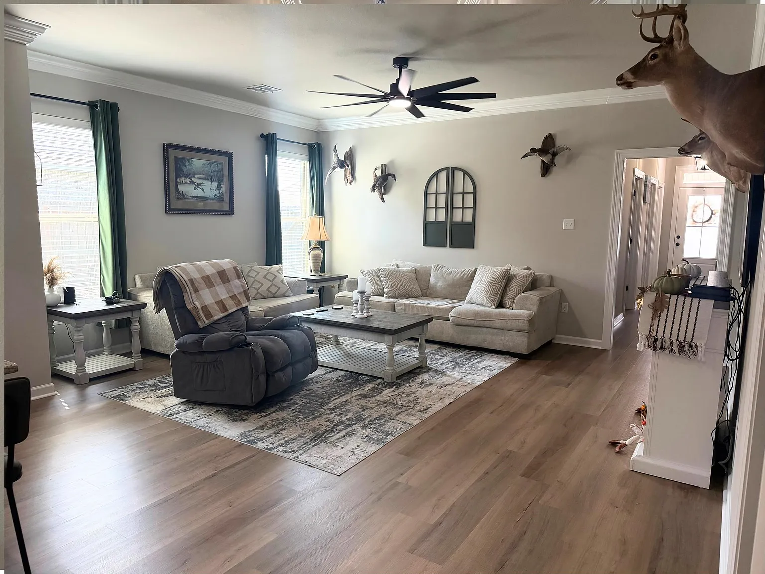 4 bed, 1833 sqft, $2,500 — Photo 3