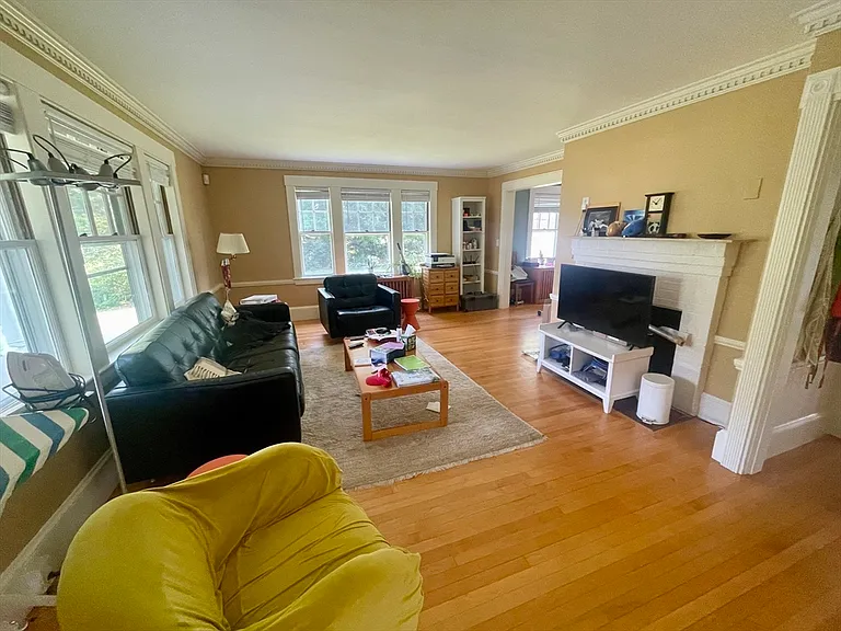 273 Main St — Photo 10
