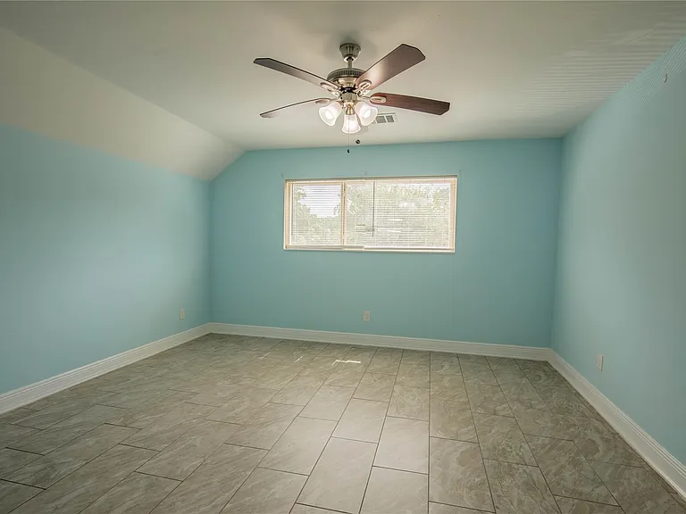 5611 Long Creek Ln — Photo 10