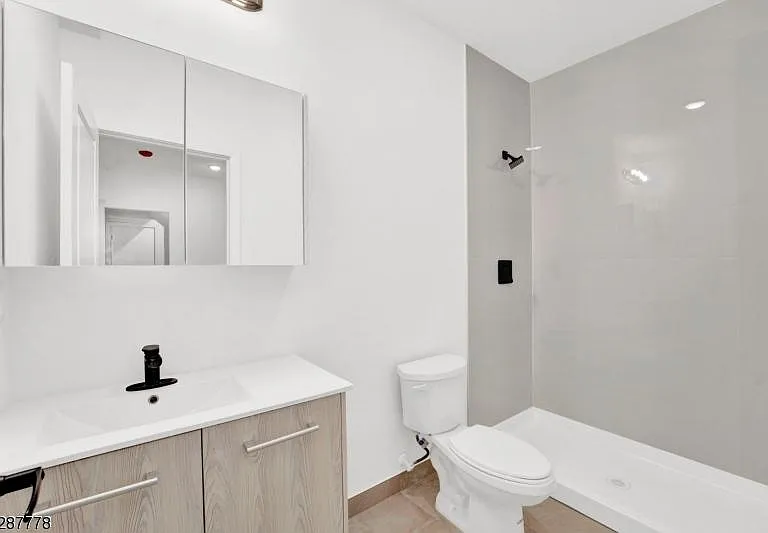 757 Seaport Dr #1 — Photo 25