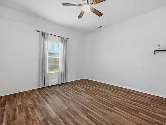 5th image of 111 Britton St