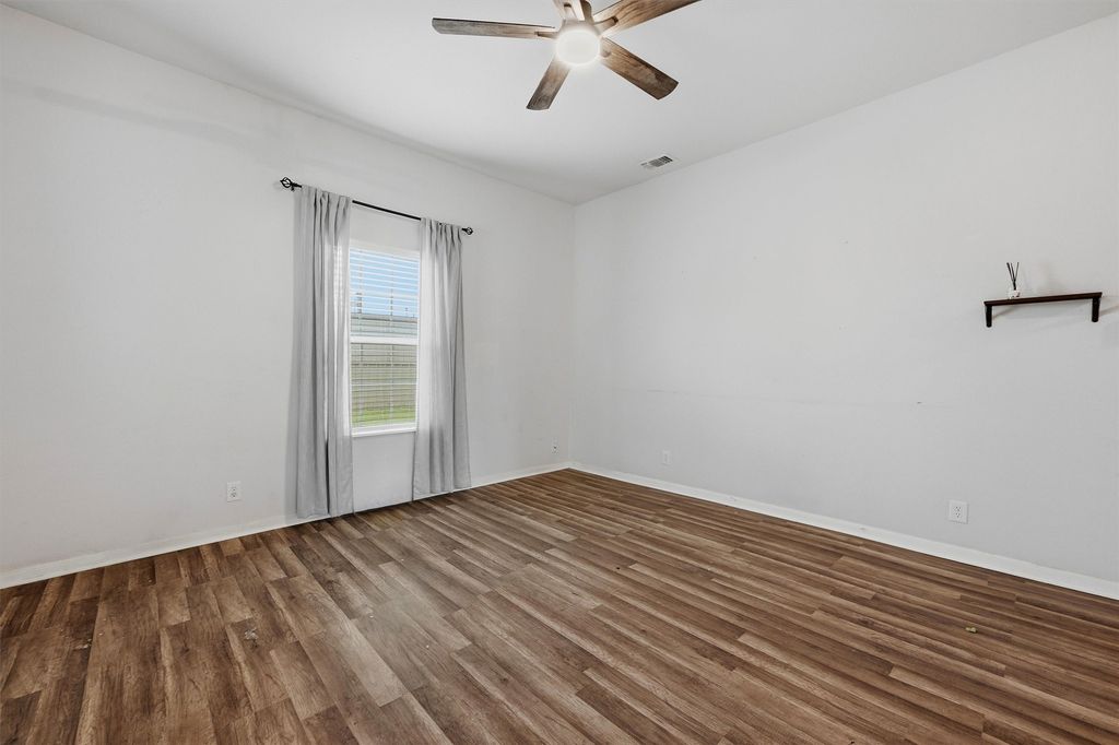 111 Britton St, Tom Bean, TX - View 5