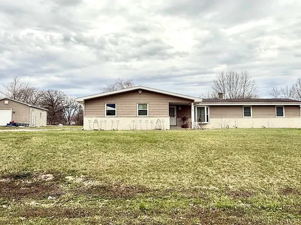18 Hollyhock, Riverton, IL 62561