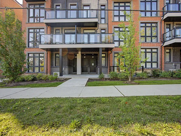 3 Bond Cres #10, Richmond Hill, ON L4E 3K6