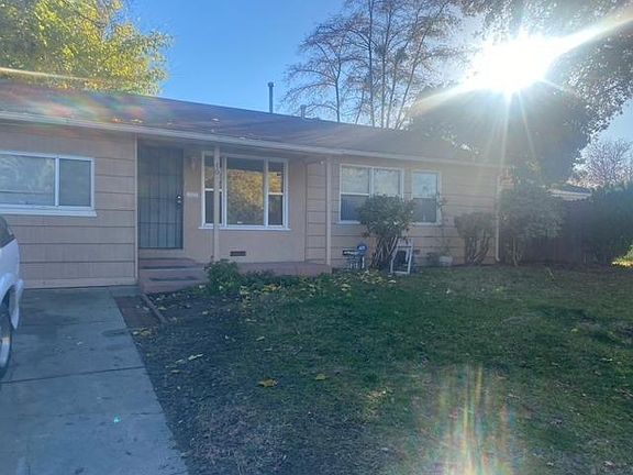 2nd image of 70 Bay Dr