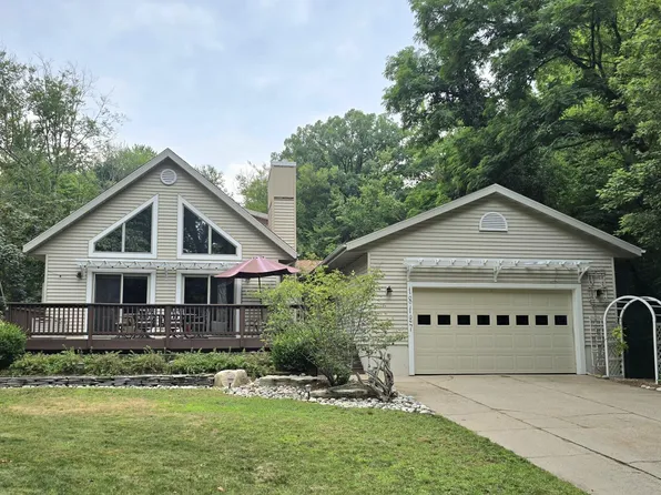 18127 Lovell Rd, Spring Lake, MI 49456
