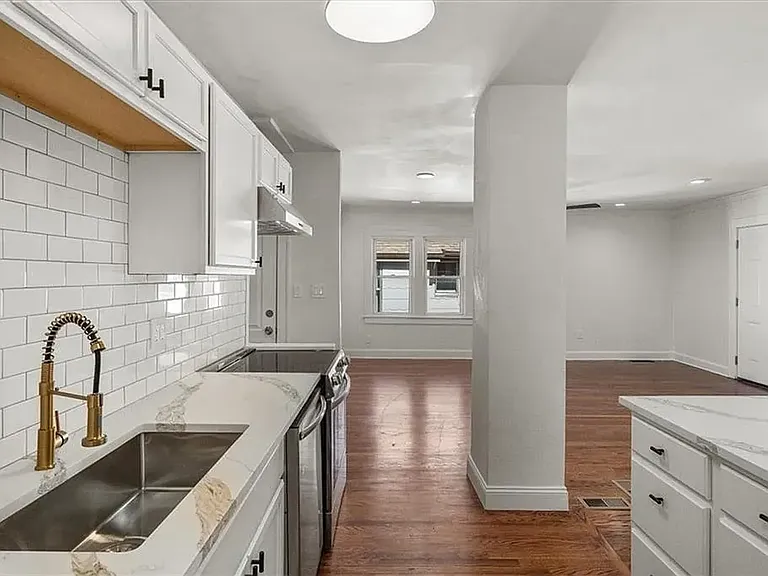 328 Norton Ave — Photo 4