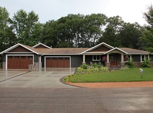301 Canterbury Dr, Plover, WI 54467