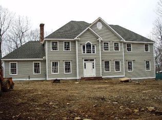 4 Daniels Hl, Newtown, CT 06470