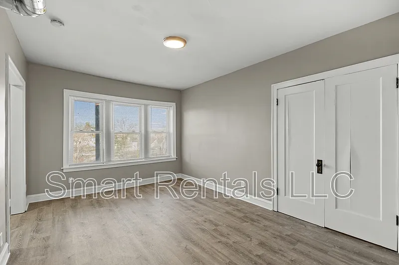 Studio, 1.0 bath, 700 sqft, $699 — Photo 2