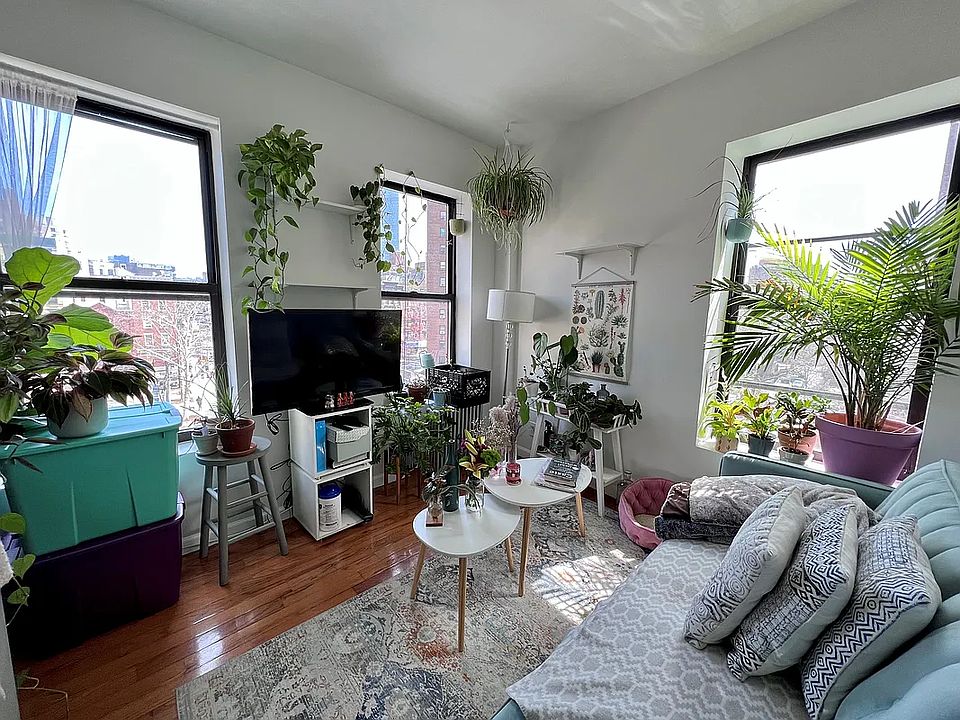 1st image of 31 Oliver St APT 1A
