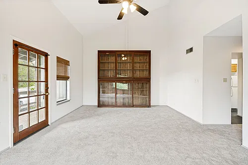 415 Albany St #F Photo 1