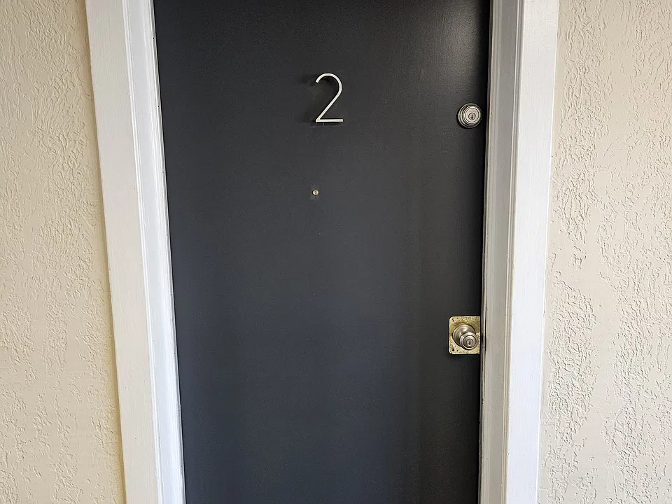 29 E Main St #2
