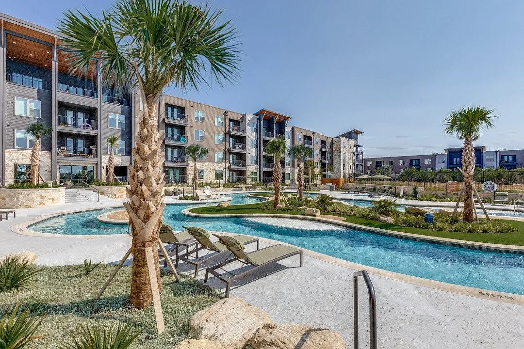 Aura High Pointe — Photo 1