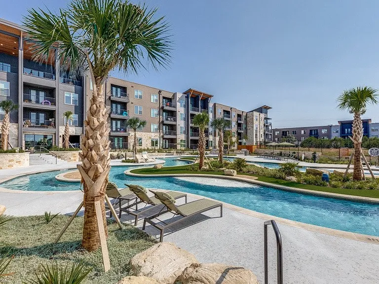 Aura High Pointe — Photo 1