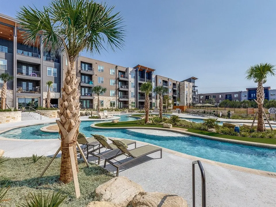 Aura High Pointe