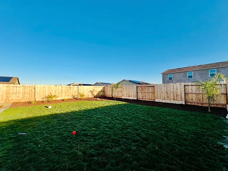 8215 Lush Pl — Photo 17