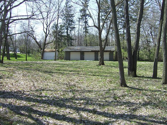 3rd image of 7711 Chestnut Grove Dr
