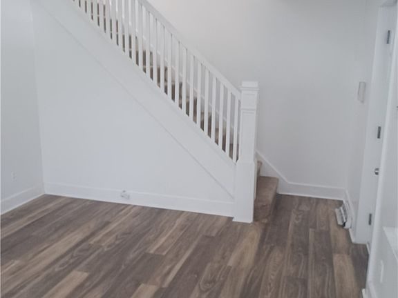 5th image of 2035 Chalfant St